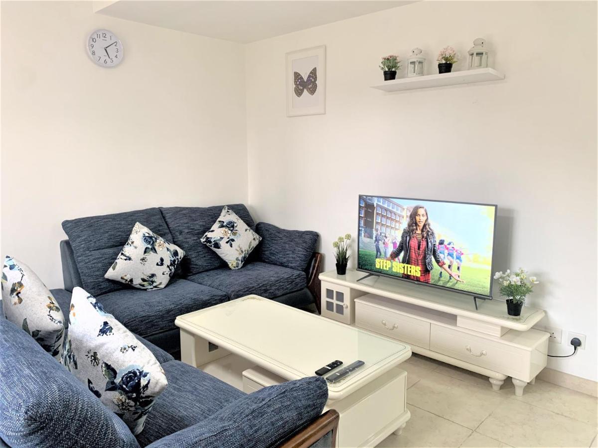 Mtr Tung Chung Near Airport Apartment, City Getaway, Pa Mei Village Tung Chung Hong Kong Ngoại thất bức ảnh